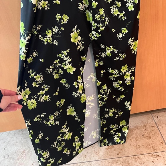 The Perfect Black Dress - Picture 8 of 9